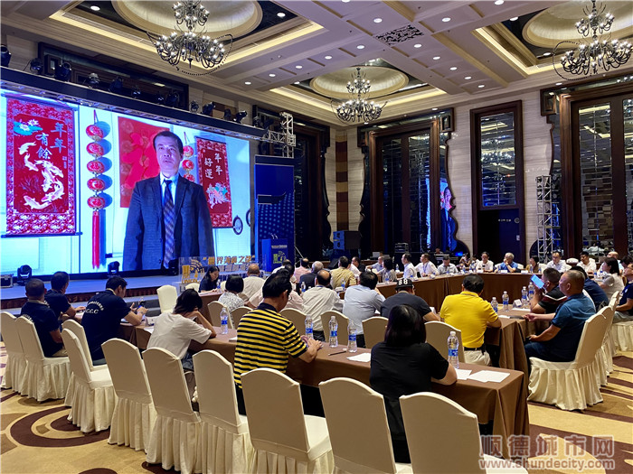 海外华侨通过视频送来祝福。.jpg
